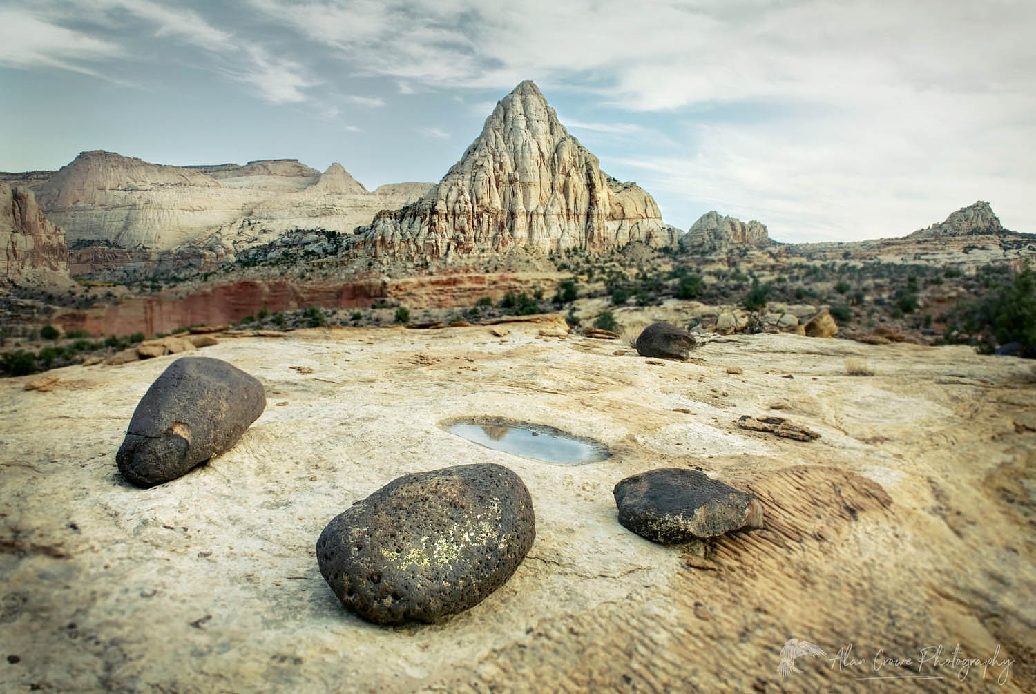 Pectols Pyramid with lava blouders in the foreground, Capitol Reef National Park #30070r