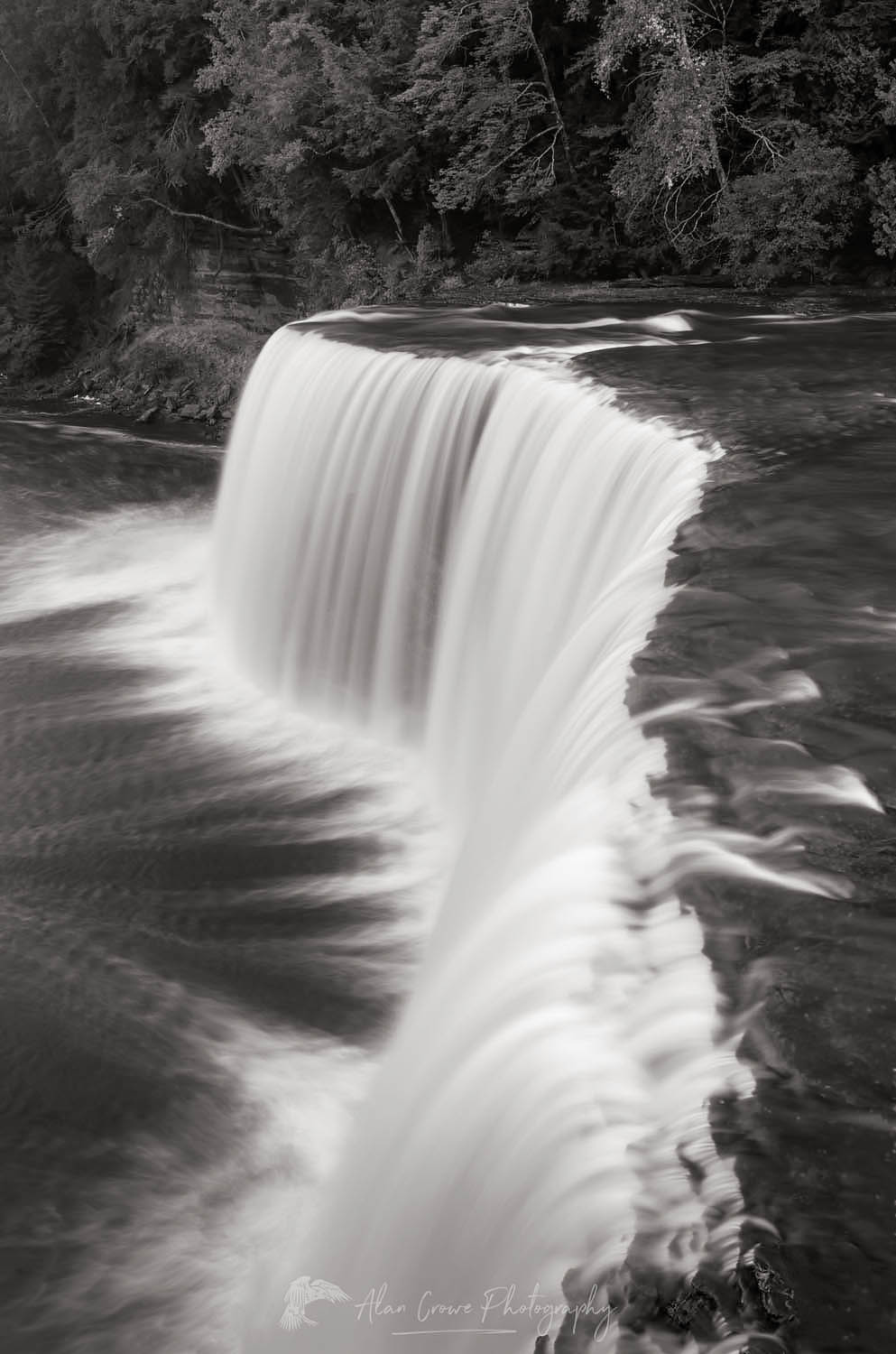 Upper Tahquamenon Falls, Tahquamenon Falls State Park, Upper Peninsula Michigan #63826bw