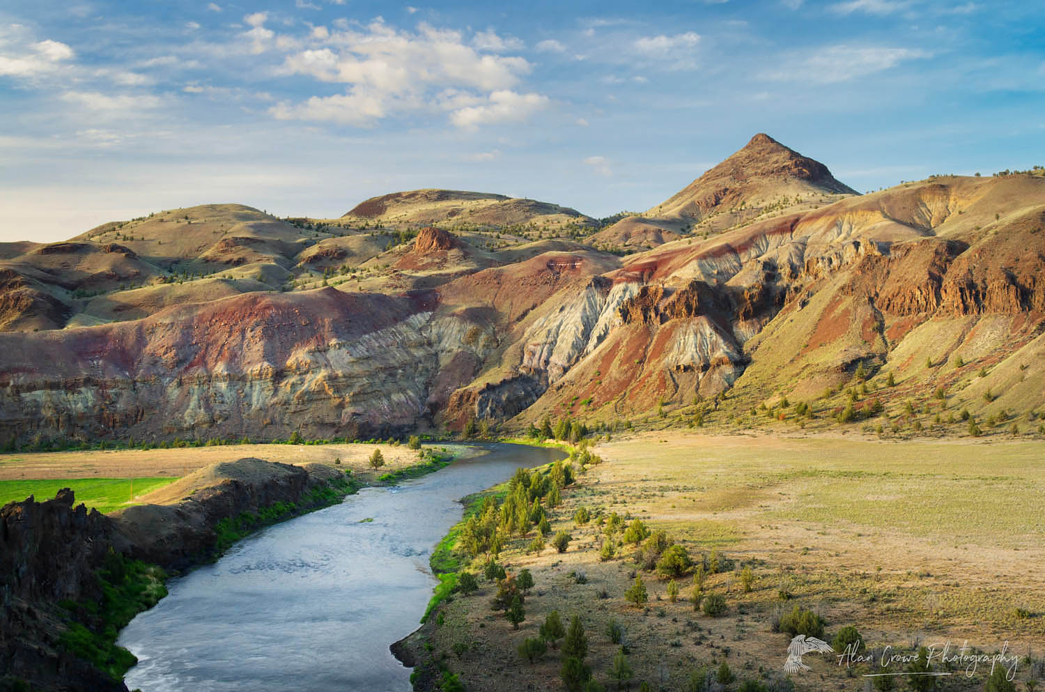 John Day Wild and Scenic River running through John Day Fossil Beds National Monument, Oregon #51224