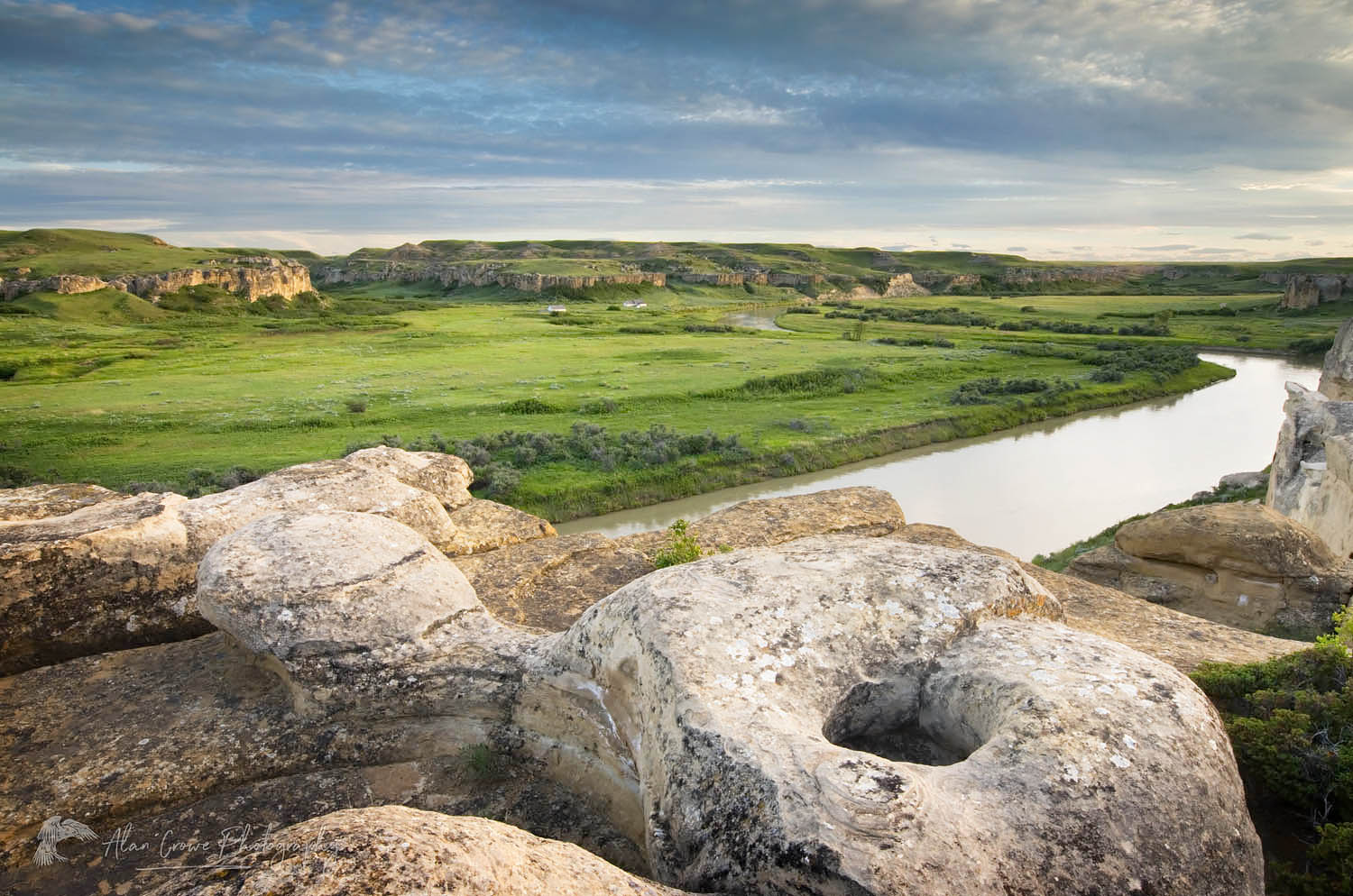 Eroded sandstone hoodoos and rock formations along the Milk River, Writing on Stone Provincial Park Alberta Canada #52800