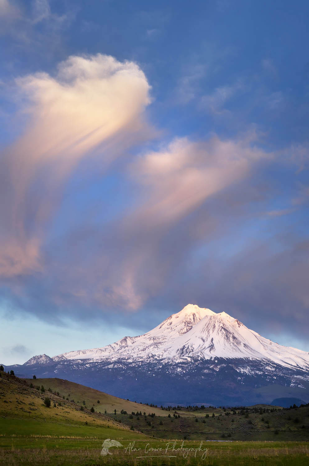 Mount Shasta, California stratovolcano in the Cascade Range. Elevation #60133