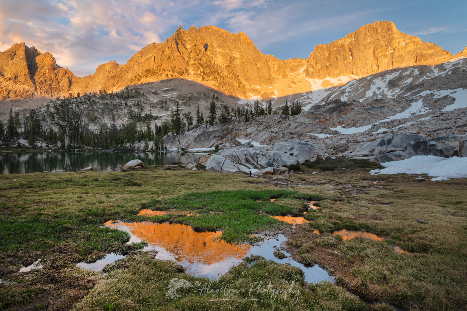 Golden light of sunset on peaks of Upper Cramer Basin Sawtooth Wilderness, Idaho #83704b